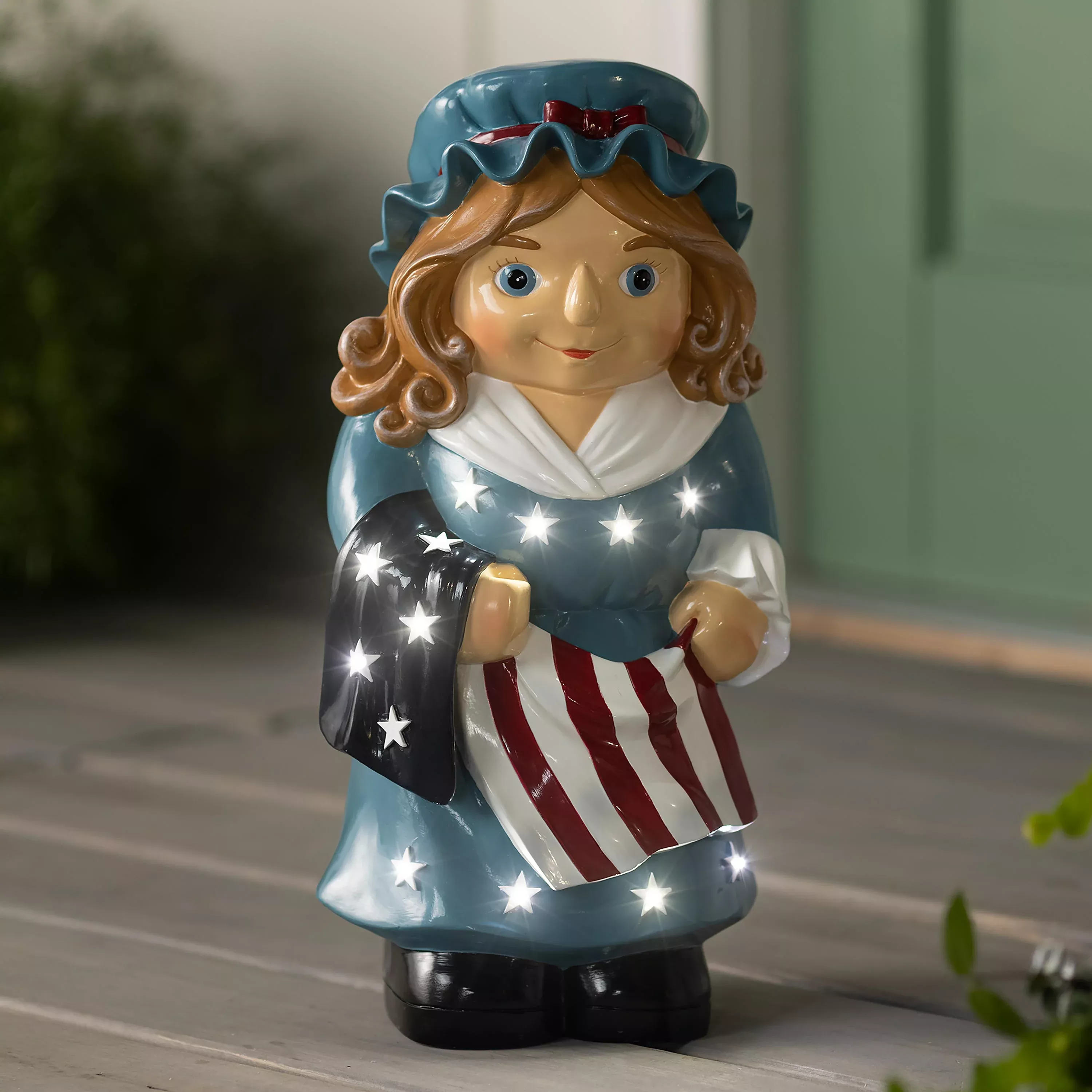 Betsy Ross Shorty Statue