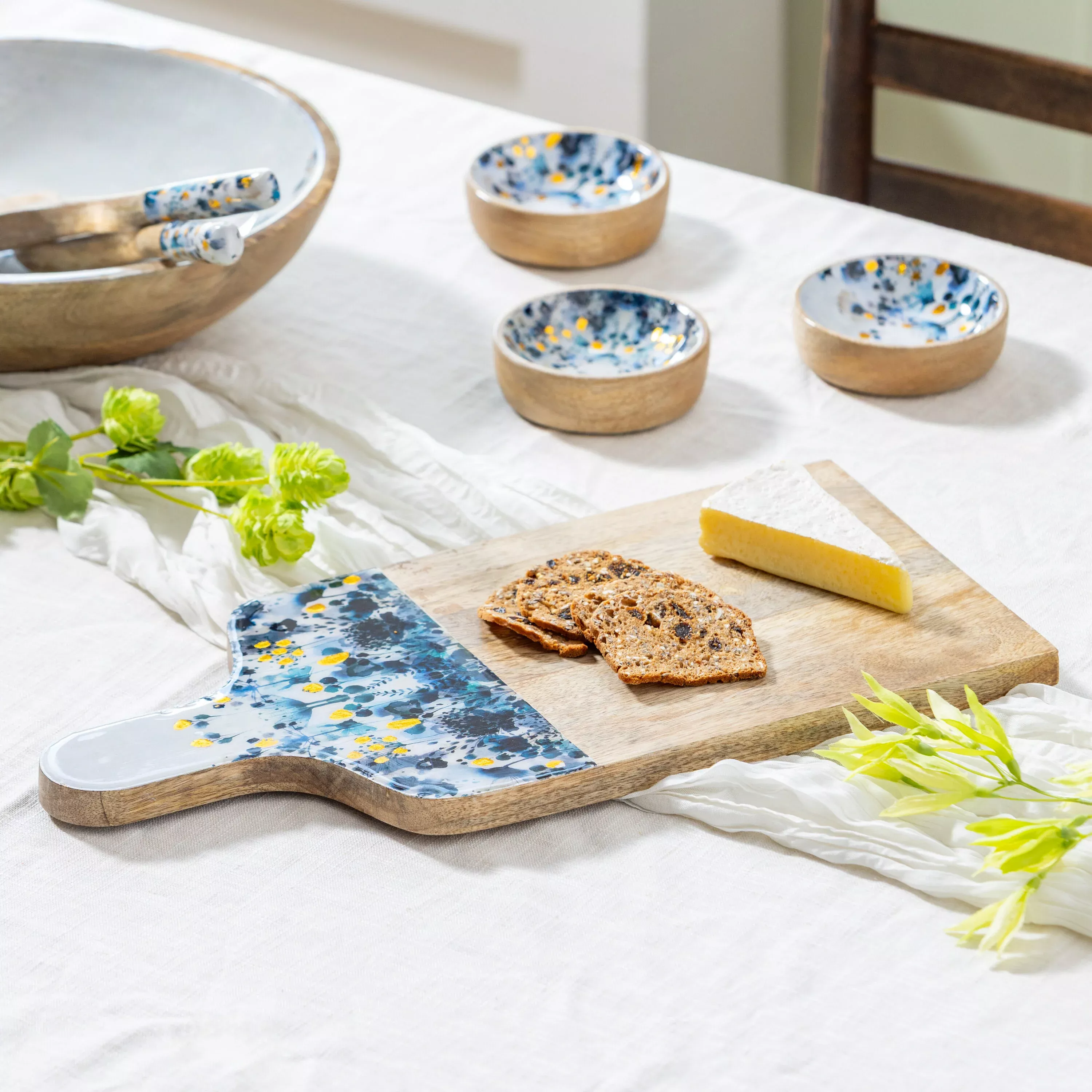 VivaStyle Gilded Meadow Wood Cutting Board